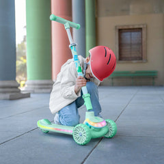 Twee 3-Wheel Light-Up Kick Scooter
